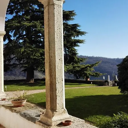 Castello Degli Angeli Pensión *
